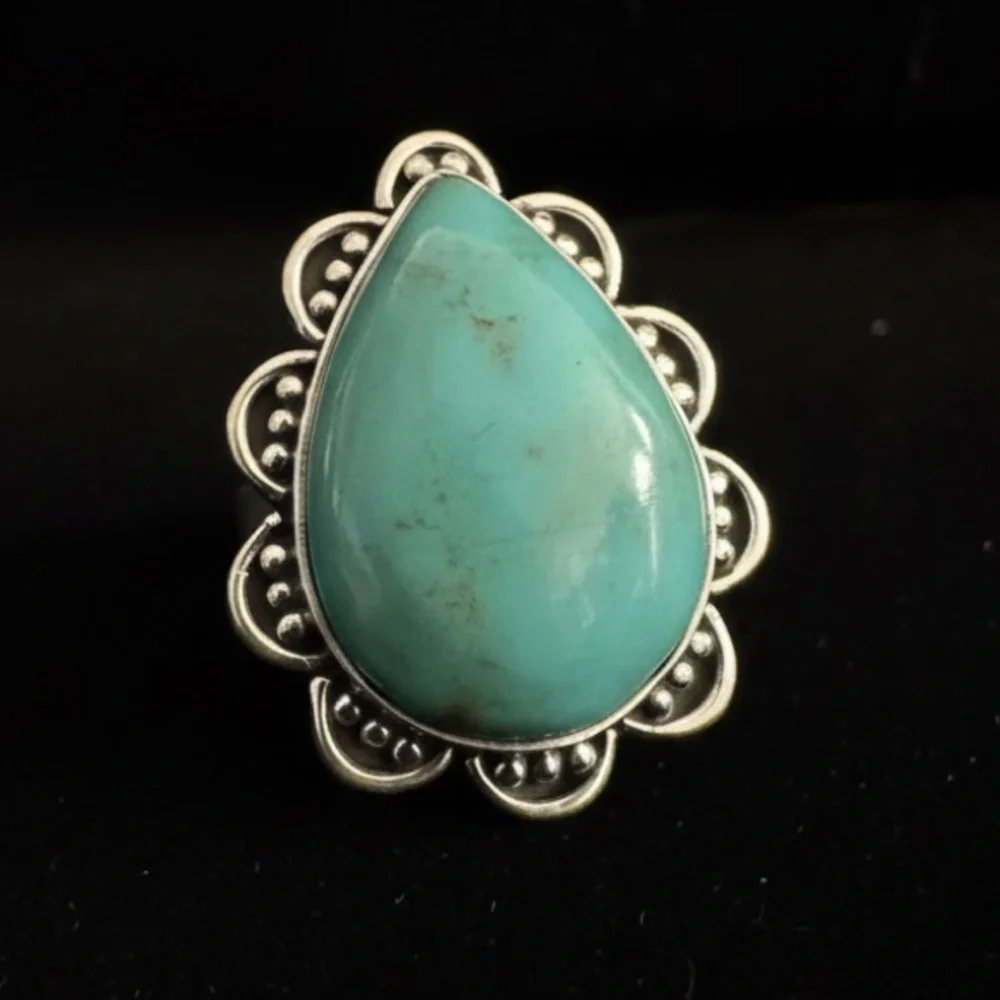 Genuine kingmanTurquoise‎ Teardrop ring set in Sterling silver intricate setting